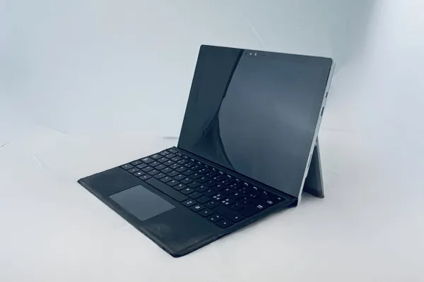 Microsoft Surface Pro 4 używany &ndash; 8GB RAM, stan używany &ndash; TeleFan